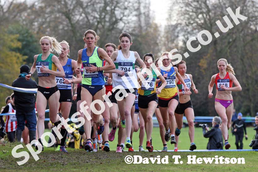 Eventual winner Gemma Steel leads the senior womens Liverpool Cross Challenge. David T. Hewitson/Sports for All Pics